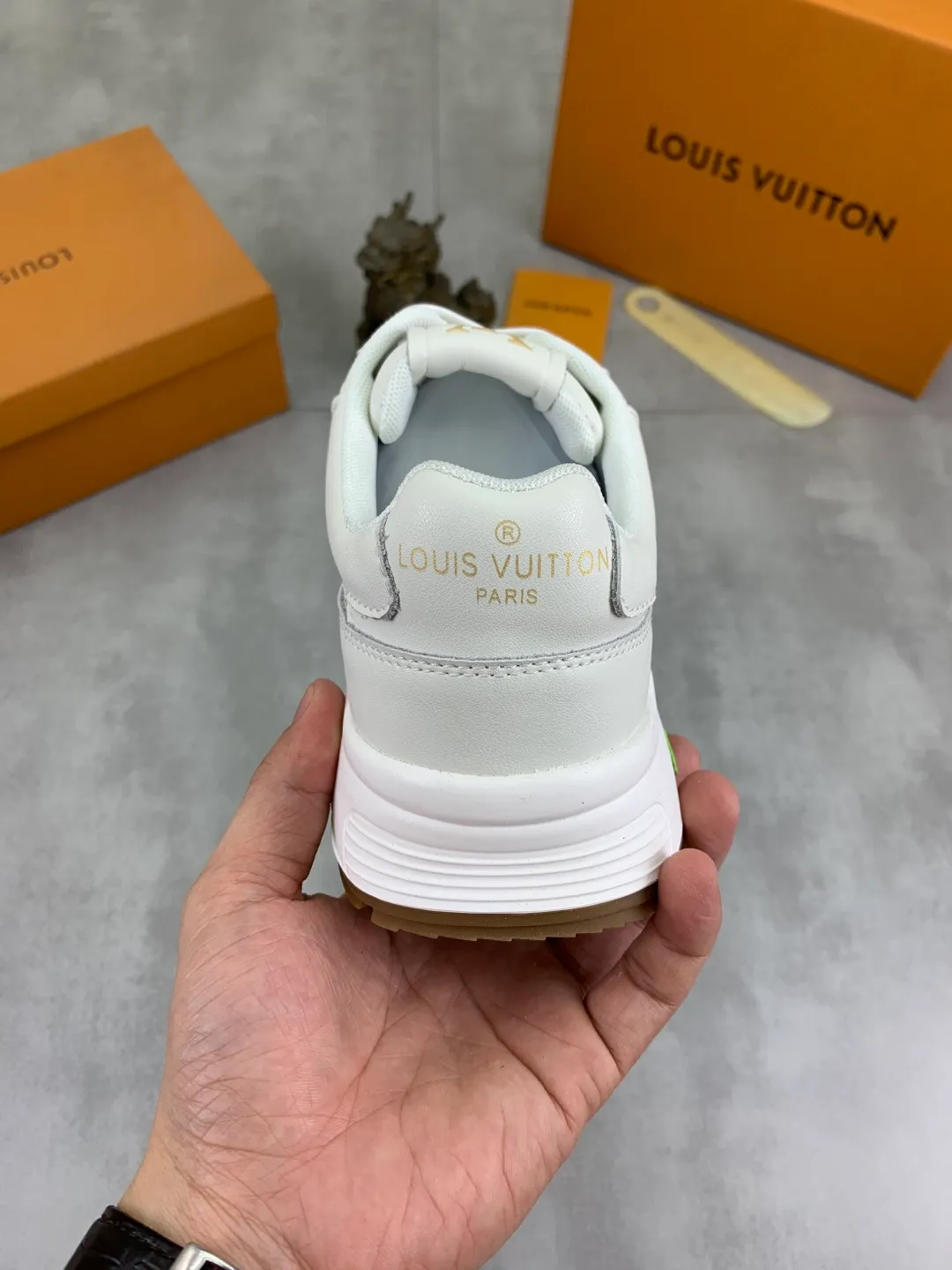 Men's Men's Shoes 💰P440💰【New Style】Yangli🆘 💭💭New model launched【LOUlS VUlTTON】Louis Vuitton's new low-top men's shoes, high quality, support inspection! This style comes from Italy with a variety of styles, very energetic and creative, giving people a comfortable and atmospheric visual impact❗Synchronization, the upper is made of silk calfskin with original LV, imported soft sheepskin lining🐑Purely hand-stitched; LV original rubber outsole 2️⃣color options available Size: 38~44